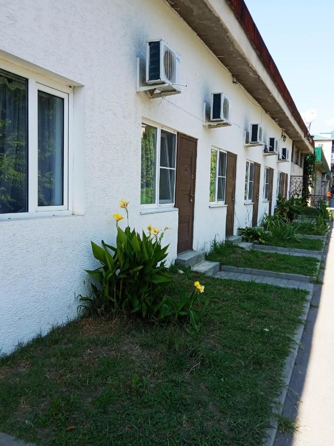 Mini-Hotel Abazgaa Гагра Екстериор снимка